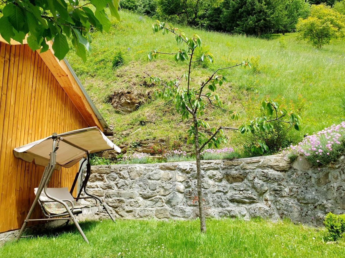 Apartment And Garden House Among The Mountains Podbrdo Ngoại thất bức ảnh
