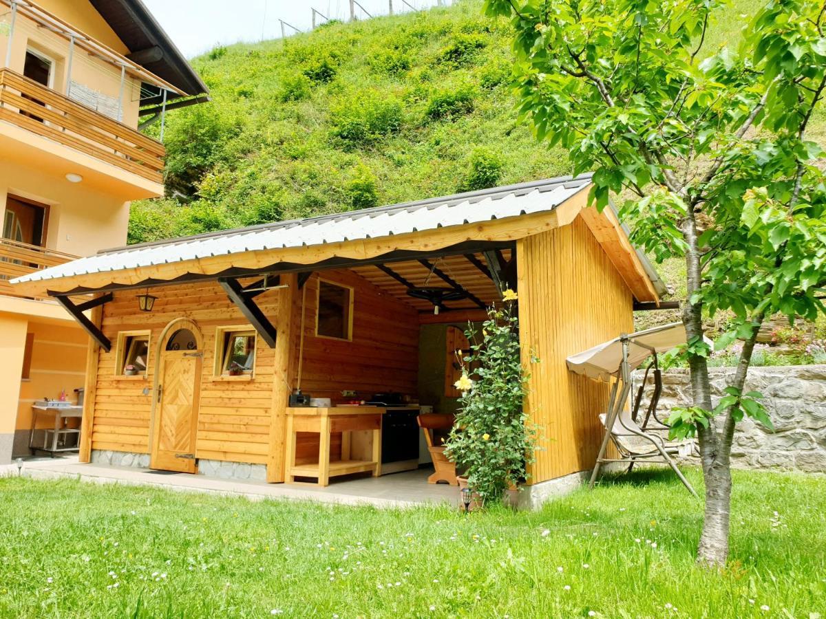 Apartment And Garden House Among The Mountains Podbrdo Ngoại thất bức ảnh