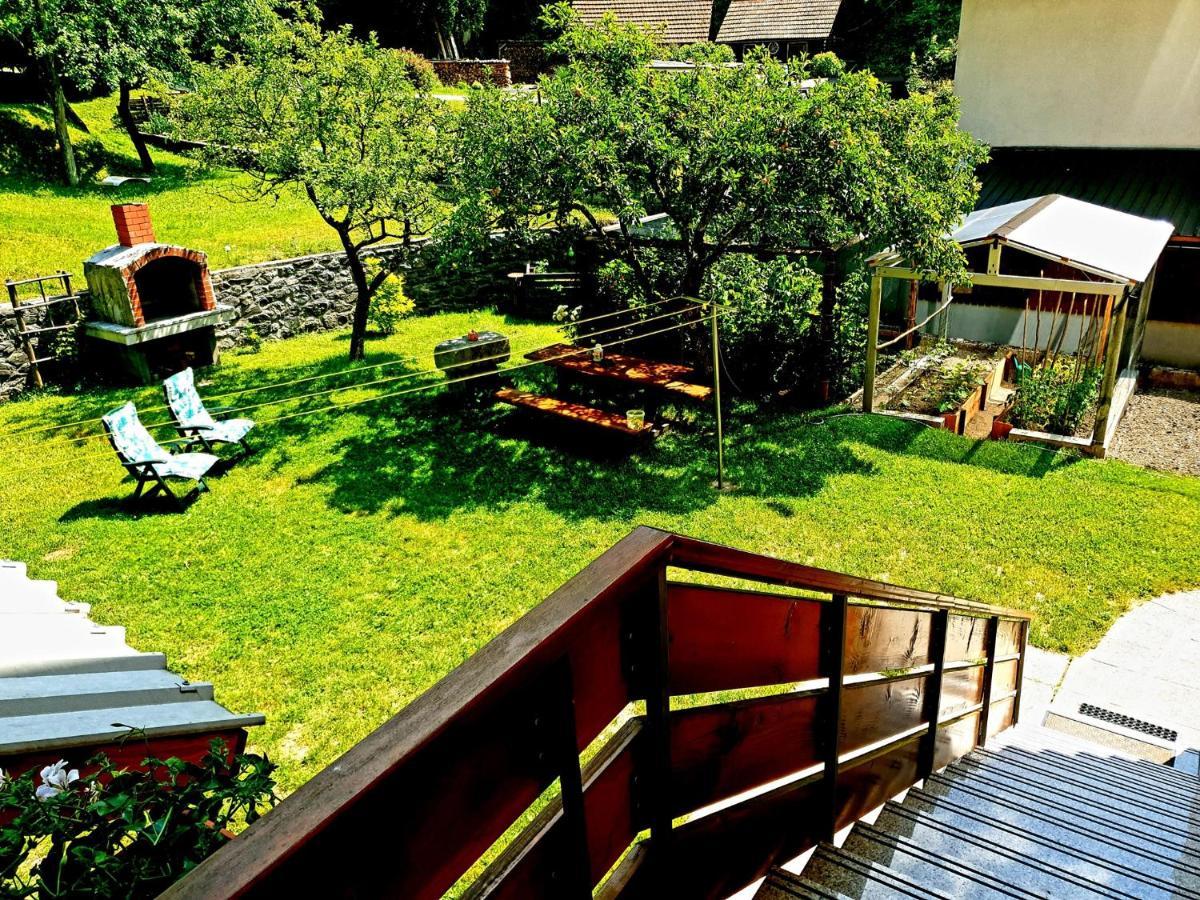 Apartment And Garden House Among The Mountains Podbrdo Ngoại thất bức ảnh